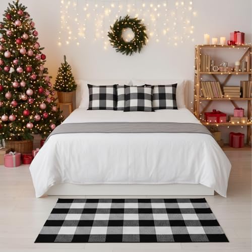 5 Pcs Buffalo Plaid Set 4 Pillow Covers 1 Rug,Black and White