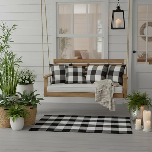 5 Pcs Buffalo Plaid Set 4 Pillow Covers 1 Rug,Black and White