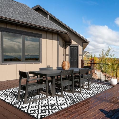 Kalafun Outdoor Patio Plastic Straw Rug, 5x8 ft, Black White