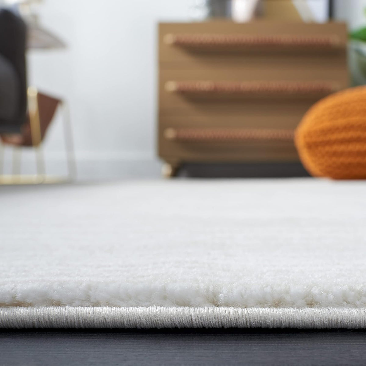 SAFAVIEH Vision Area Rug 4x6, Modern Tonal Ivory VSN606J