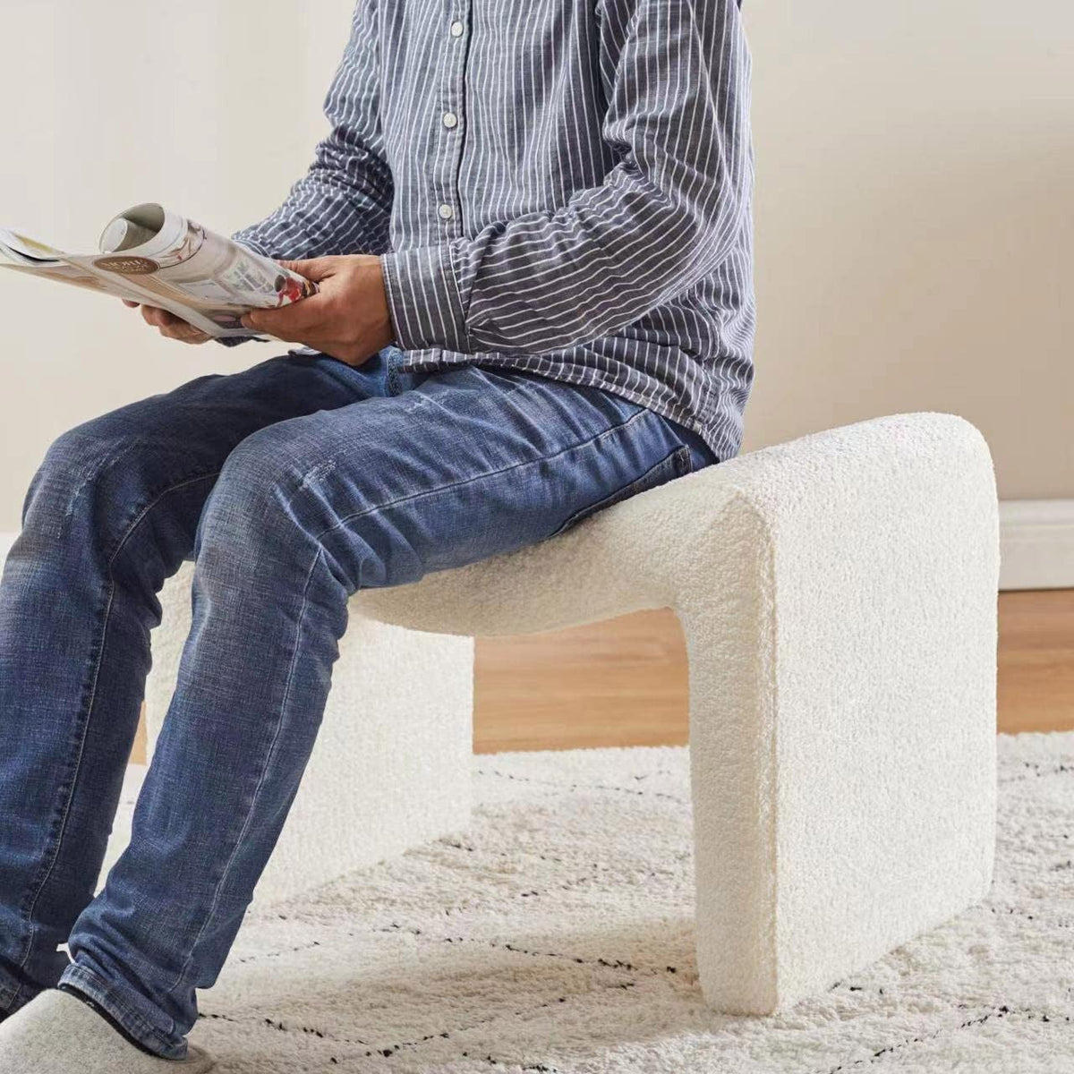 VANOMi Small Footstool Ottoman, Multi-Functional Modern Foot Stool, Sofa Footrest Extra Seating for Living Room, Entryway, Hallways and Bedrooms, Small, White