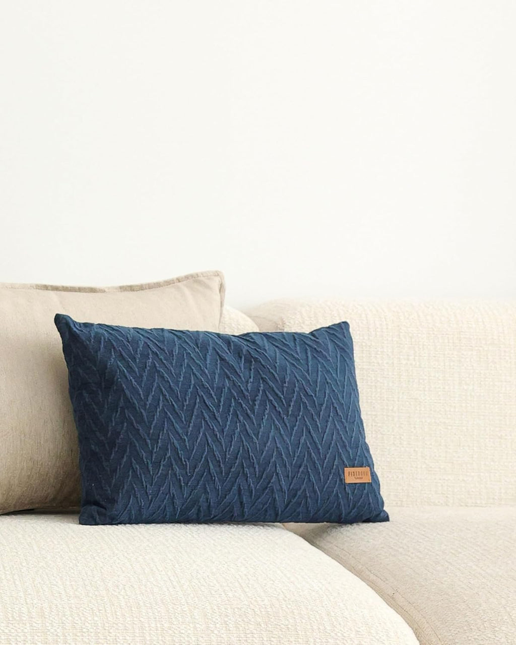 Throw Pillow Covers, Pack of 1 Cozy Soft and Comfortable Pillow Cases Acrylic Blend Cushion Covers for Sofas, Couches, Bed, Boho Home Décor, Cello, White 14x28 Inch