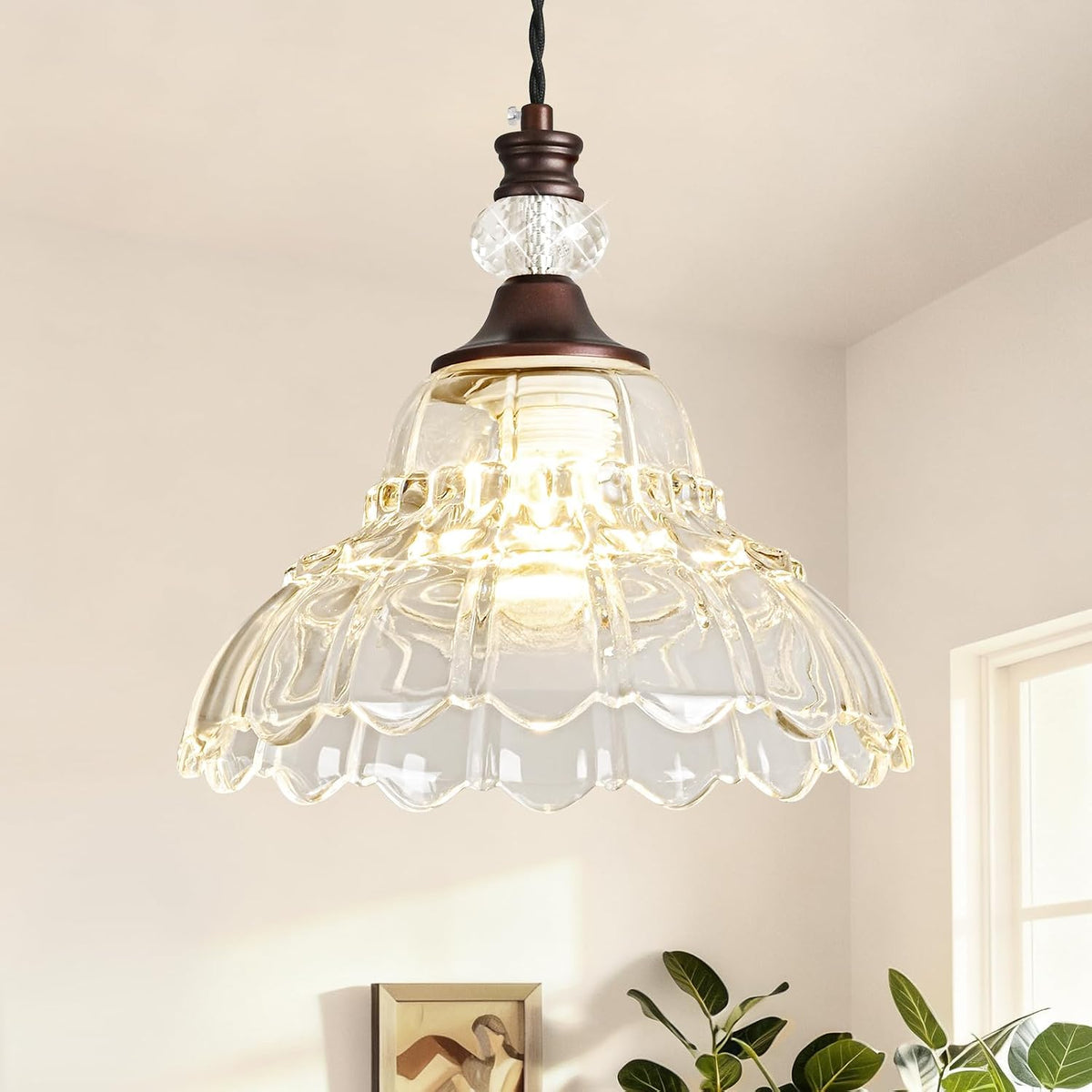 1 Piece Vintage Chandelier in Oil Rubbed Bronze Finish with Flower-Shaped Glass Shade, Retro Pendant Light for Kitchen, Hanging Light Fixture for Dining Room, Hallway, Living Room, Bedroom