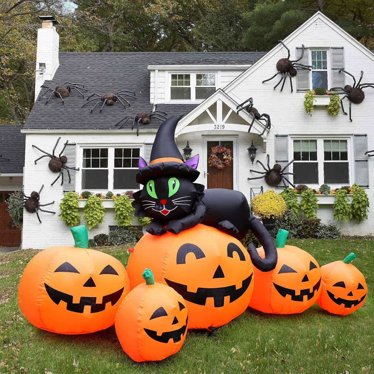 5FT Halloween Inflatable Pumpkin Outdoor Decoration, Lighted Blow Up Yard Decor, 5PCS Pumpkins with Witch’s Black Cat Built-in LED Lights for Balcony Home Holiday Party Lawn Patio Outside Events Prop