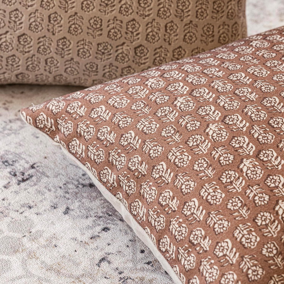 foindtower floral print throw pillow covers 24×24 inch,light, close-up detail