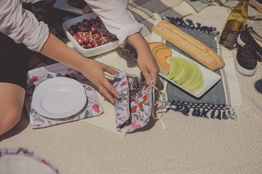 Picnic TIME Promenade Picnic Basket for 2, Canvas and Willow Picnic Set - Includes Utensil Set, Glasses, and Plates, (Floral Pattern)