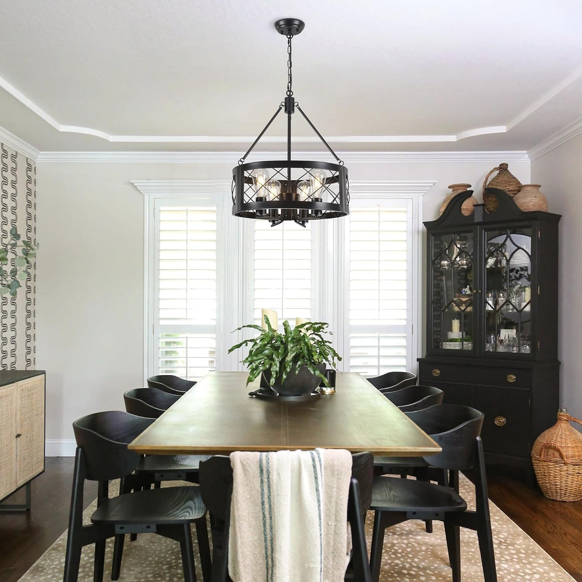 black farmhouse chandelier for dining room, 18" rustic, close-up detail