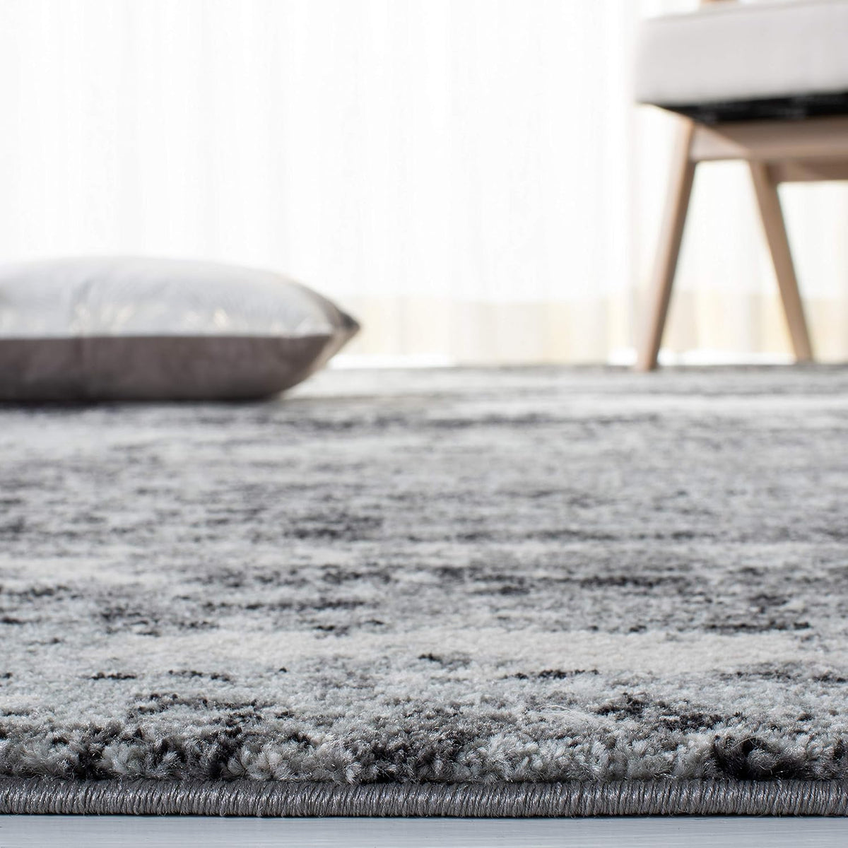 SAFAVIEH Evoke Collection Runner Rug - 2'2" x 11', Ivory & Dark Grey, Modern Abstract Design, Non-Shedding & Easy Care, Ideal for High Traffic Areas in Living Room, Bedroom (EVK272G)