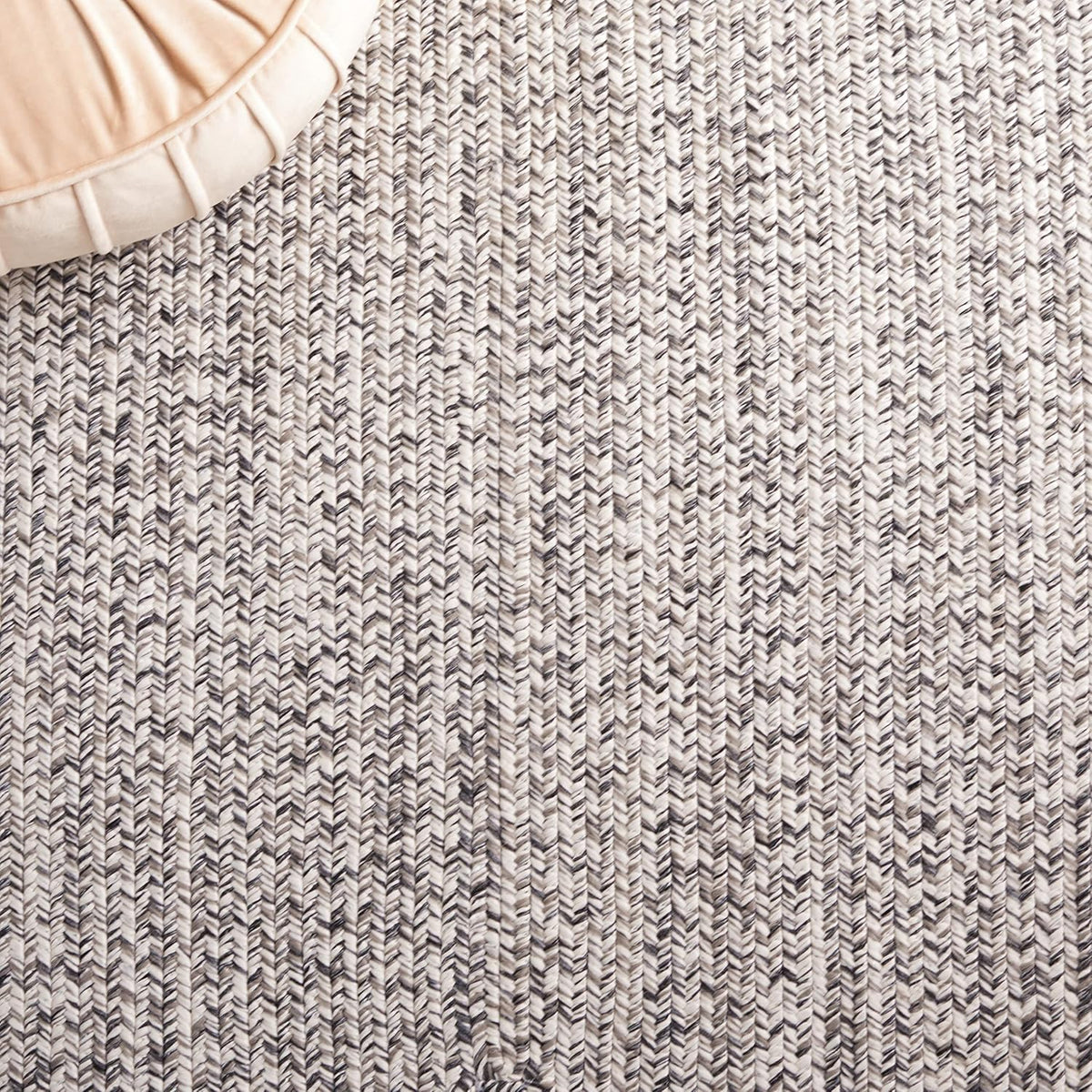 SAFAVIEH Braided Indoor/Outdoor Accent Rug 3x5, Grey & Ivory BRA201F