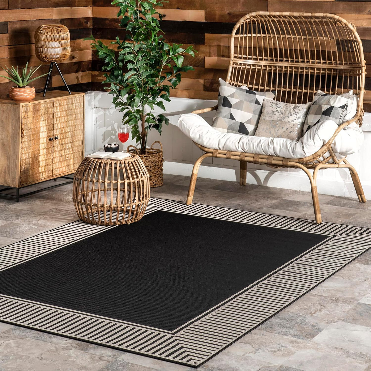 Nuloom Asha Black/Ivory, 5' x 8', Casual, Striped Border, Soft and Cozy, High Traffic, Stain Resistant, Easy Clean, Durable Area Rug for Indoor/Outdoor Patio, Deck, Porch, Garden, Courtyard