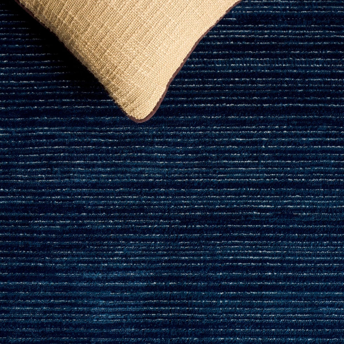 SAFAVIEH Vision Area Rug 6x9, Modern Tonal Navy VSN606N