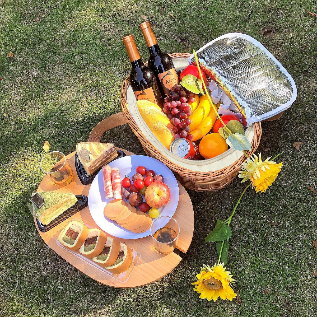 Hap Tim Wicker Picnic Basket Set for 4 with Mini Folding Wine Picnic Table & Large Insulated Cooler Bag & Cutlery Service Kits for 4 Person, Couples Gifts, Wedding Gifts (Y2209-4-GR)