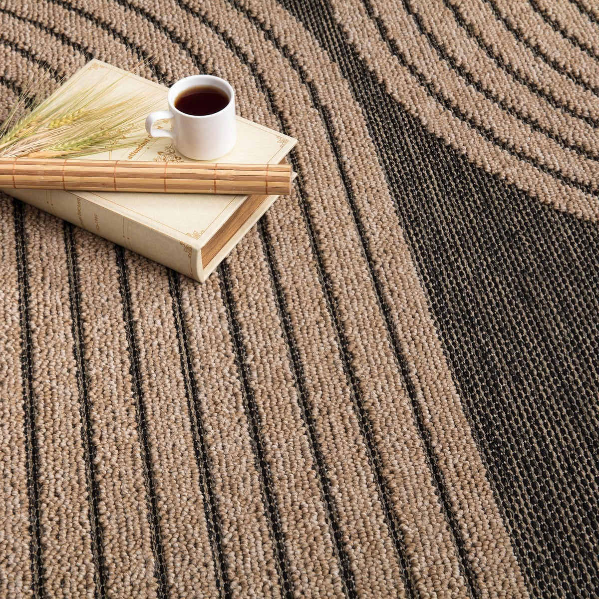 Paco Home in- & Outdoor Rug Natural Look with Modern Curved Lines in Beige Black, Size: 5'3" x 7'3"