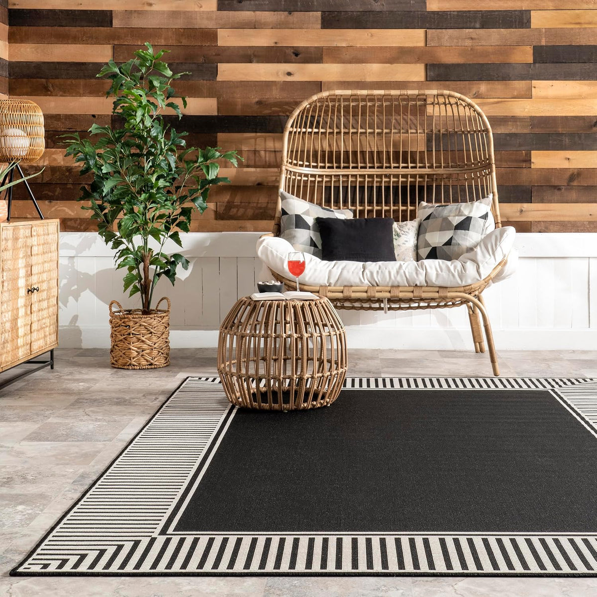 Nuloom Asha Black/Ivory, 5' x 8', Casual, Striped Border, Soft and Cozy, High Traffic, Stain Resistant, Easy Clean, Durable Area Rug for Indoor/Outdoor Patio, Deck, Porch, Garden, Courtyard