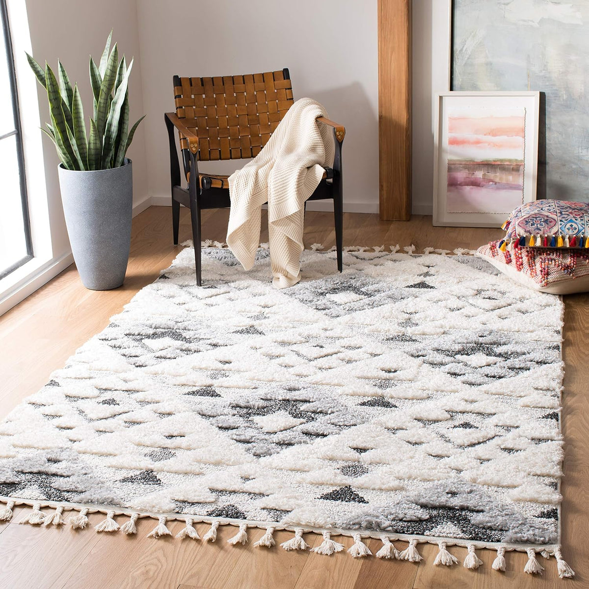 SAFAVIEH Area Rug 8x10 - Moroccan Tassel Shag Collection - Large - Ivory & Grey, Non-Shedding & Easy to Clean, Plush High-Low Texture, Ideal for Living Room, Bedroom, Dining Space (MTS688F)
