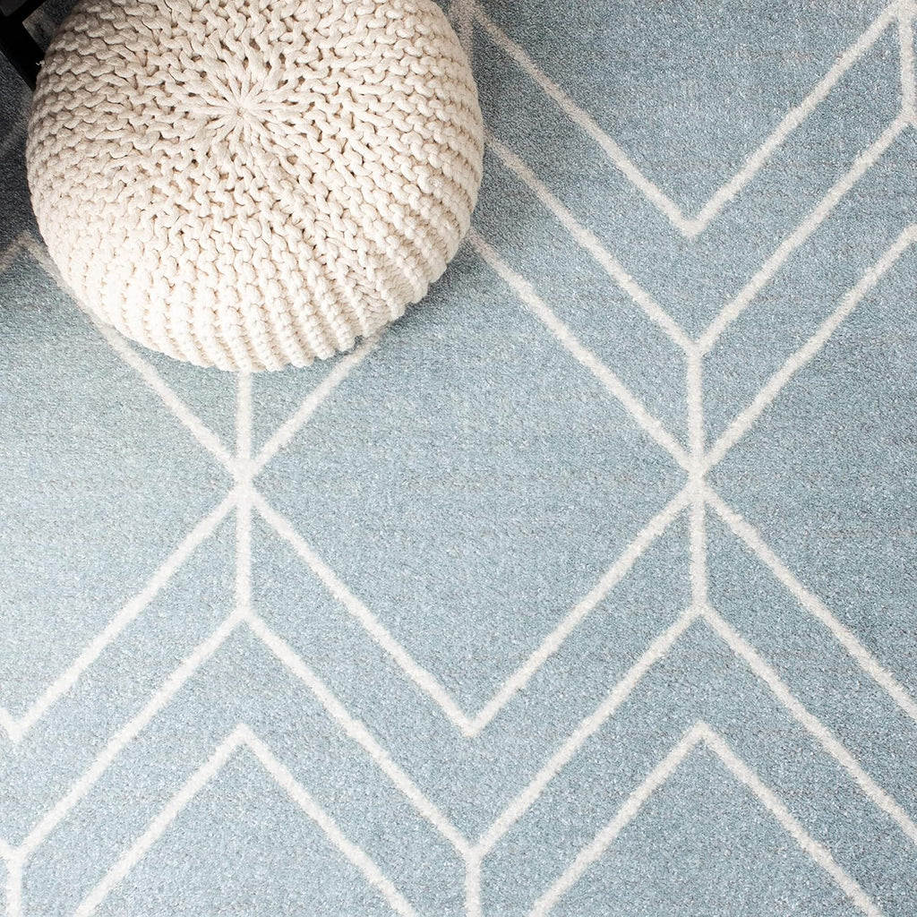 SAFAVIEH Adirondack Collection Area Rug - 5'1" x 7'6", Blue & Ivory, Modern Geometric Design, Non-Shedding & Easy Care, Ideal for High Traffic Areas in Living Room, Bedroom (ADR241M)