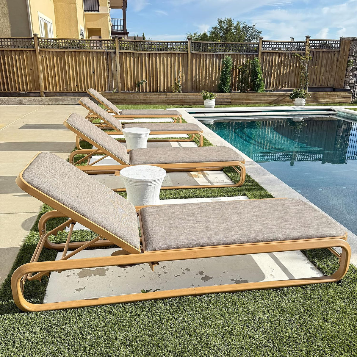 PURPLE LEAF Outdoor Chaise Lounge Chairs with with Pull-Out Table Teak