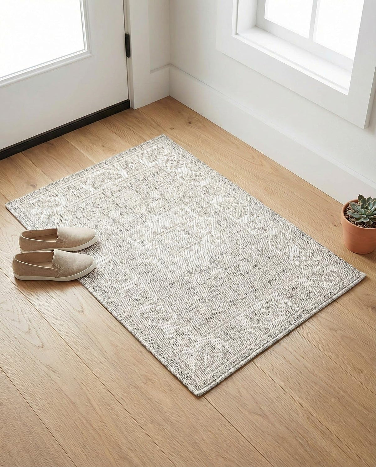 Rugs.com - Outdoor Aztec Rug – 2' x 3' 1 Light Gray Indoor/Outdoor Rug – Weather Resistant Flatweave for Patios, Decks, and Porches