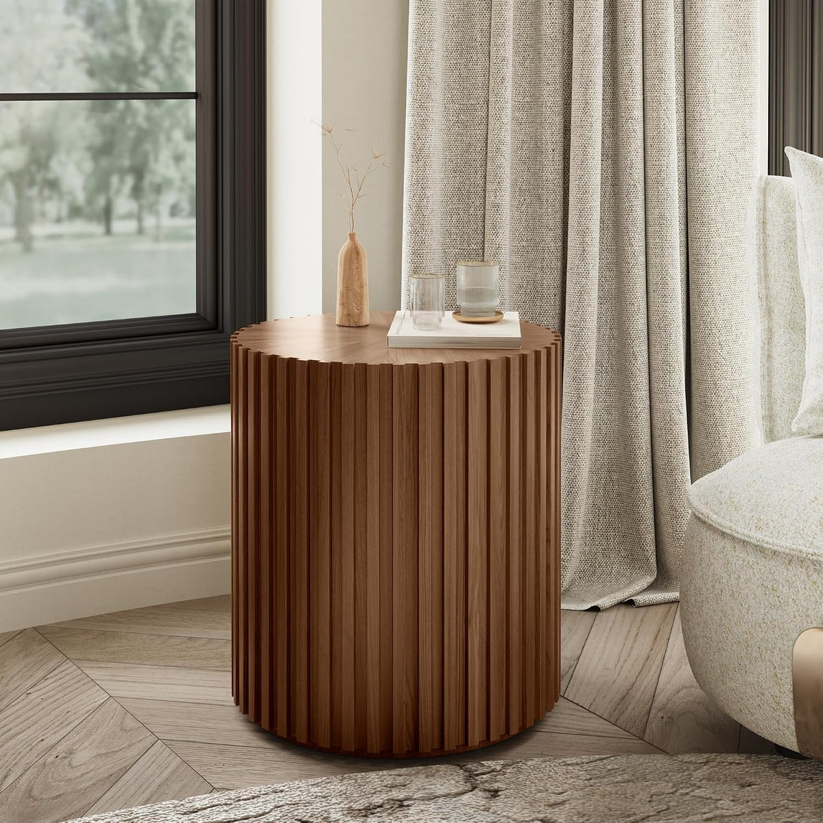 POVISON Round Coffee Side Table, Mid Century Wood End Table, Fluted Side Table for Living Room Bedroom Office, 20.08", Light Walnut