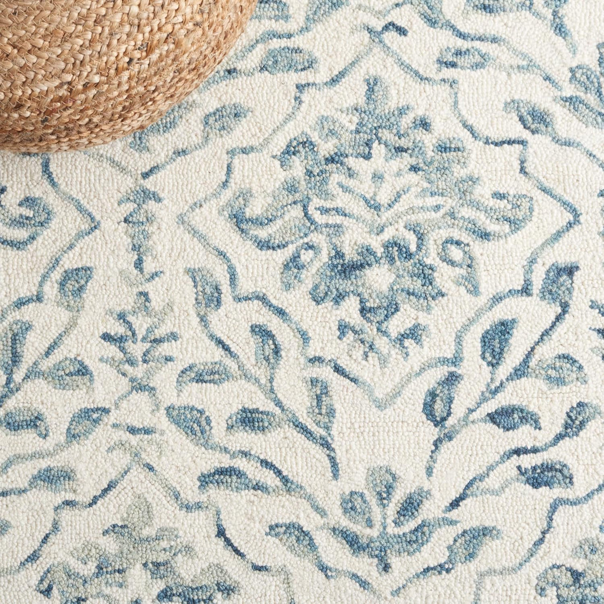 SAFAVIEH Dip Dye Collection Area Rug - 10' x 14', Blue & Ivory, Handmade Wool, Ideal for High Traffic Areas in Living Room, Bedroom (DDY901M)