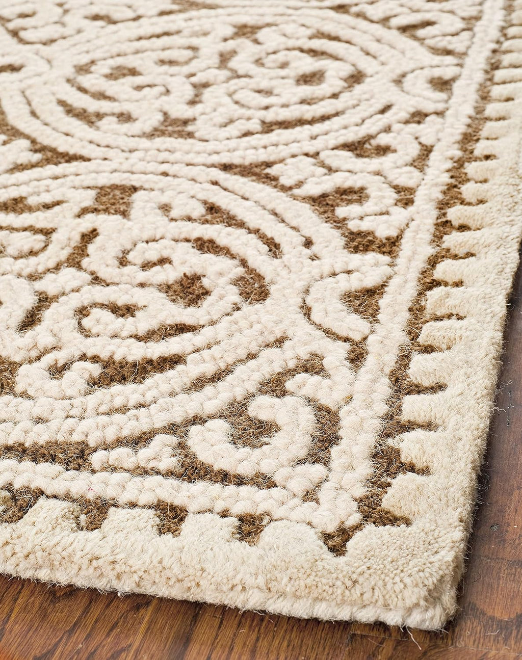 SAFAVIEH Cambridge Collection Area Rug - 8' Square, Tan & Multi, Handmade Moroccan Wool, Ideal for High Traffic Areas in Living Room, Bedroom (CAM232A)