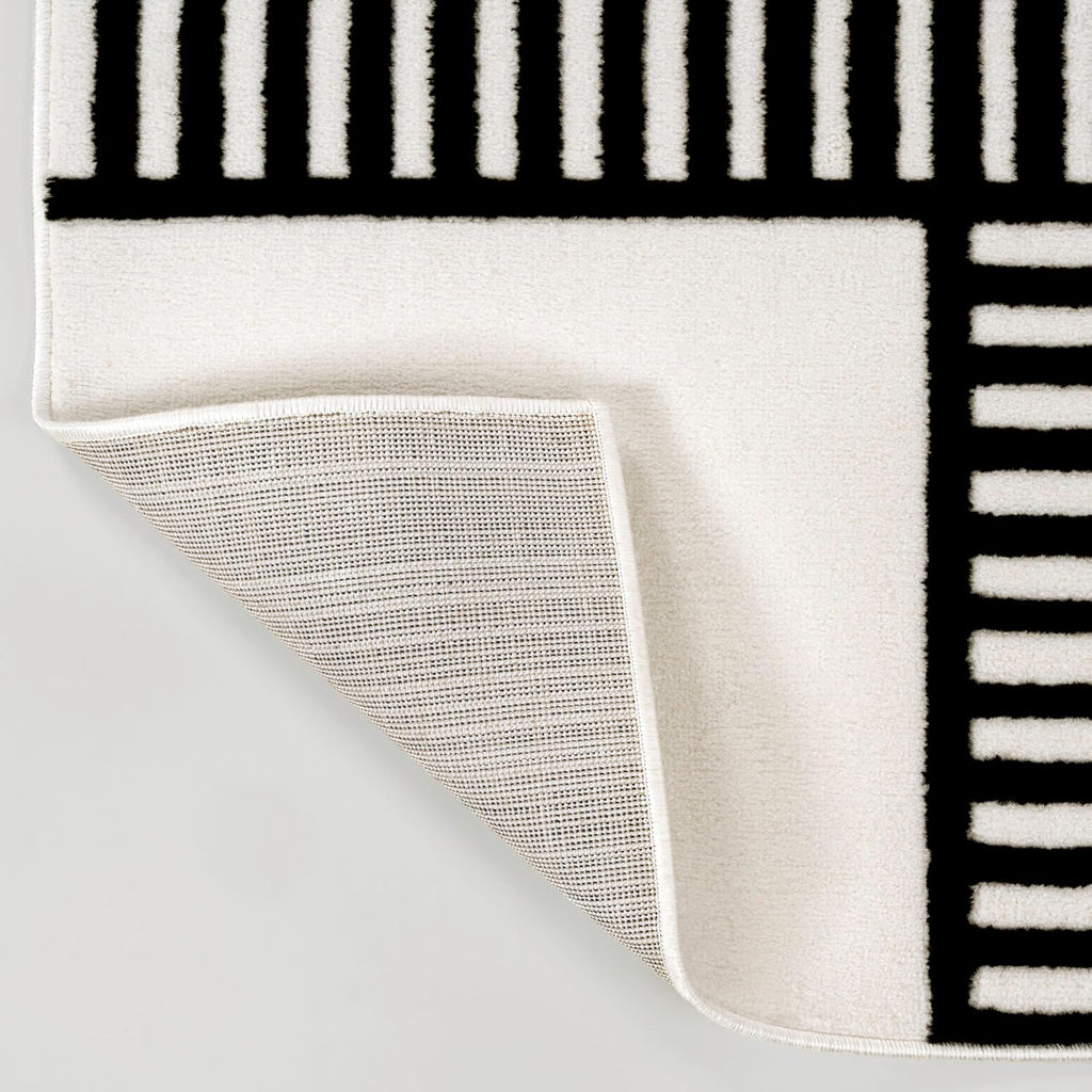 JONATHAN Y Nordby High-Low Arch Striped Black/White Indoor Area Rug, 4x6, Indoor, Non-Shedding, Stain Resistant for Bedroom, Living Room, Kitchen (SCN104G-4)