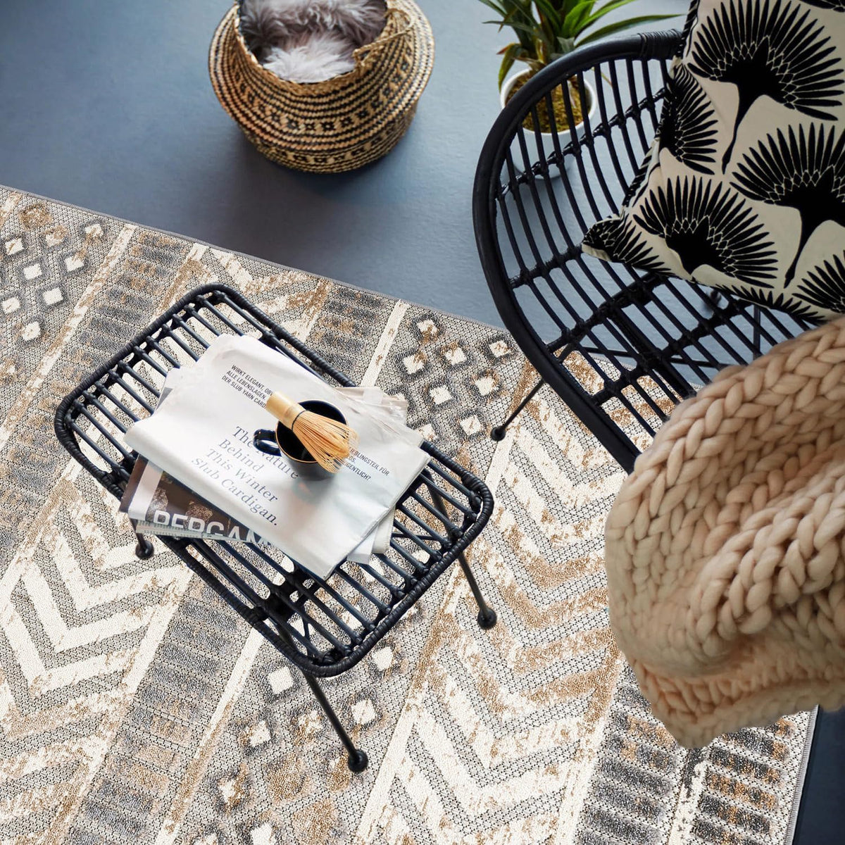 Rugshop Tribal Stripe Indoor/Outdoor Distressed Deck Area Rug Beige 4' x 6'