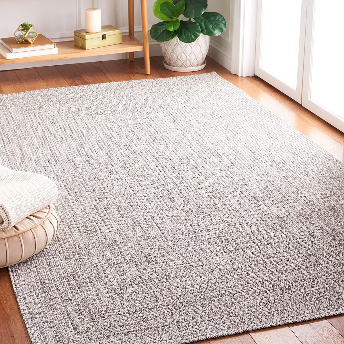 SAFAVIEH Braided Indoor/Outdoor Accent Rug 3x5, Grey & Ivory BRA201F