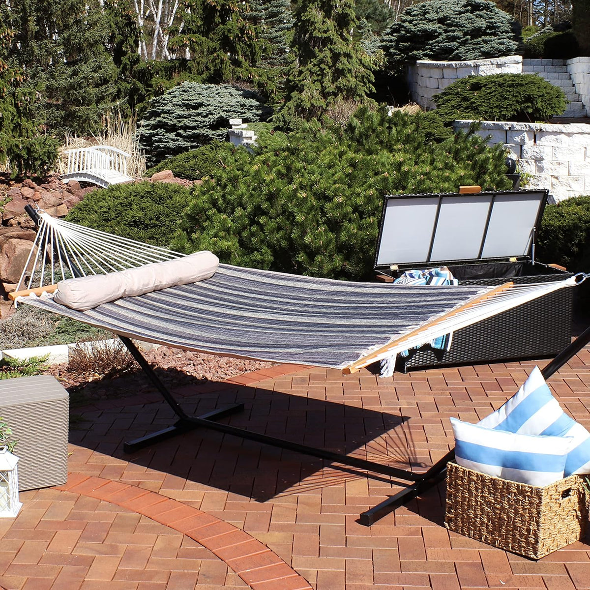 Sunnydaze Quilted Double Hammock for Outside with Pillow, Mountainside