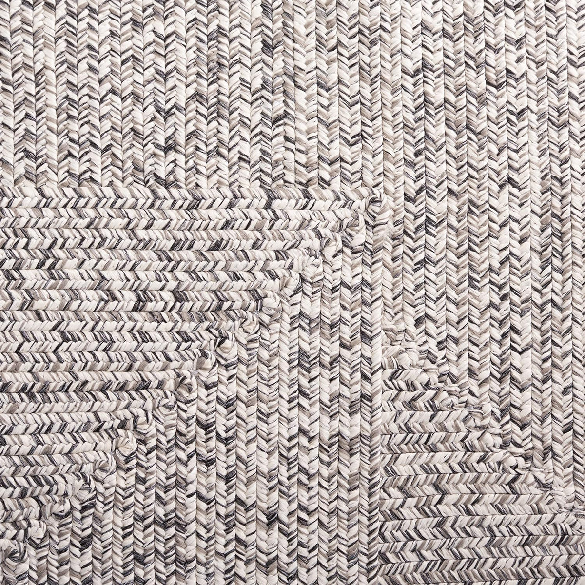 SAFAVIEH Braided Indoor/Outdoor Accent Rug 3x5, Grey & Ivory BRA201F