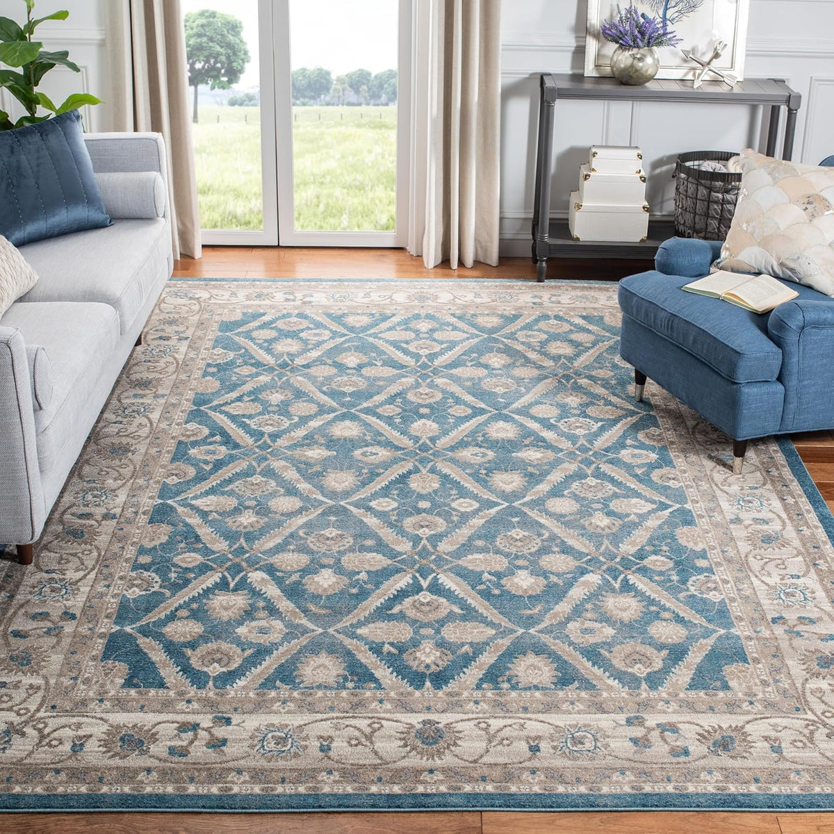 SAFAVIEH Sofia Collection Area Rug - 8' x 10', Blue & Beige, Vintage Oriental Distressed Design, Non-Shedding & Easy Care, Ideal for High Traffic Areas in Living Room, Bedroom (SOF378C)