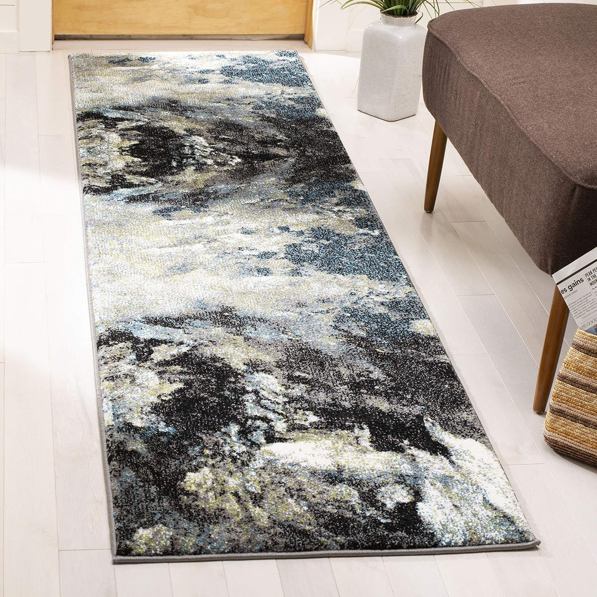 SAFAVIEH Glacier Collection Runner Rug - 2'3" x 6', Blue & Multi, Modern Abstract Design, Non-Shedding & Easy Care, Ideal for High Traffic Areas in Living Room, Bedroom (GLA123B)