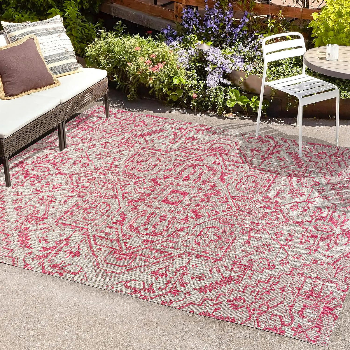 JONATHAN Y Boho Medallion Indoor Outdoor Area Rug 4X6 Light Gray/Fuchsia, Estrella Textured Weave for Backyard, Patio, Porch, Easy-Cleaning, High Traffic, Pet-Friendly, Non-Shedding (SMB105F-4)