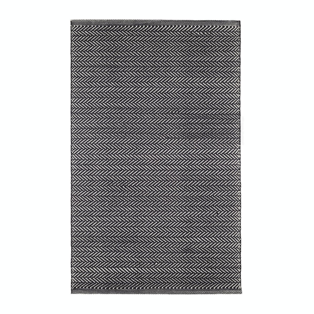 Dash & Albert Herringbone Black/Ivory Indoor/Outdoor Rug, 7'6"x9'6"